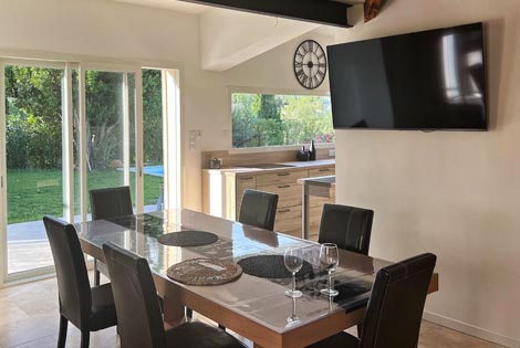 Salon lumineux du gîte Le Moulin à Aix-en-Provence